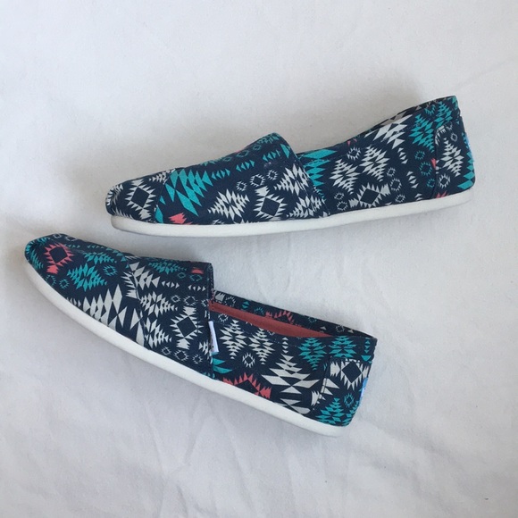 Toms Shoes - NWOT TOMS Classics
